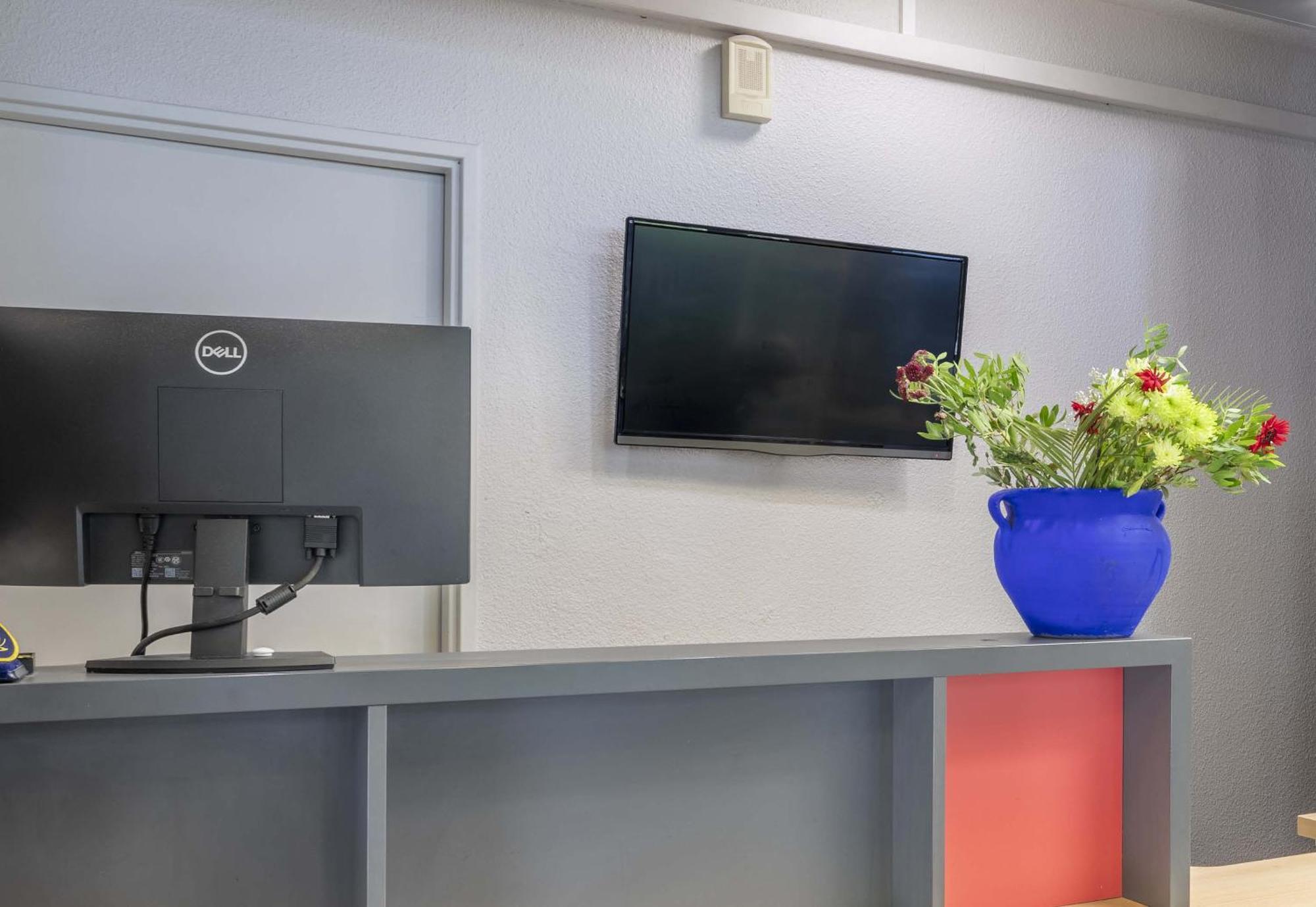 B&B Hotel Toulon 奥利奥斯 外观 照片